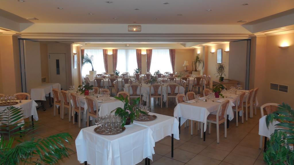 פונט-דה-סאלארס Logis Hotel Restaurant Des Voyageurs מראה חיצוני תמונה