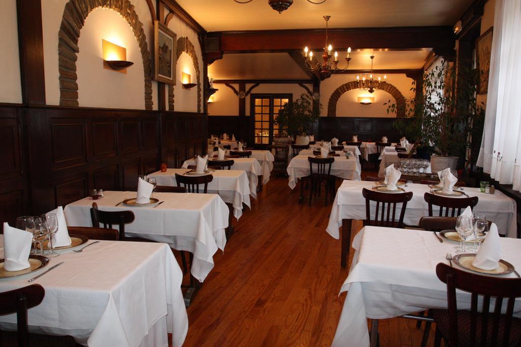 פונט-דה-סאלארס Logis Hotel Restaurant Des Voyageurs חדר תמונה