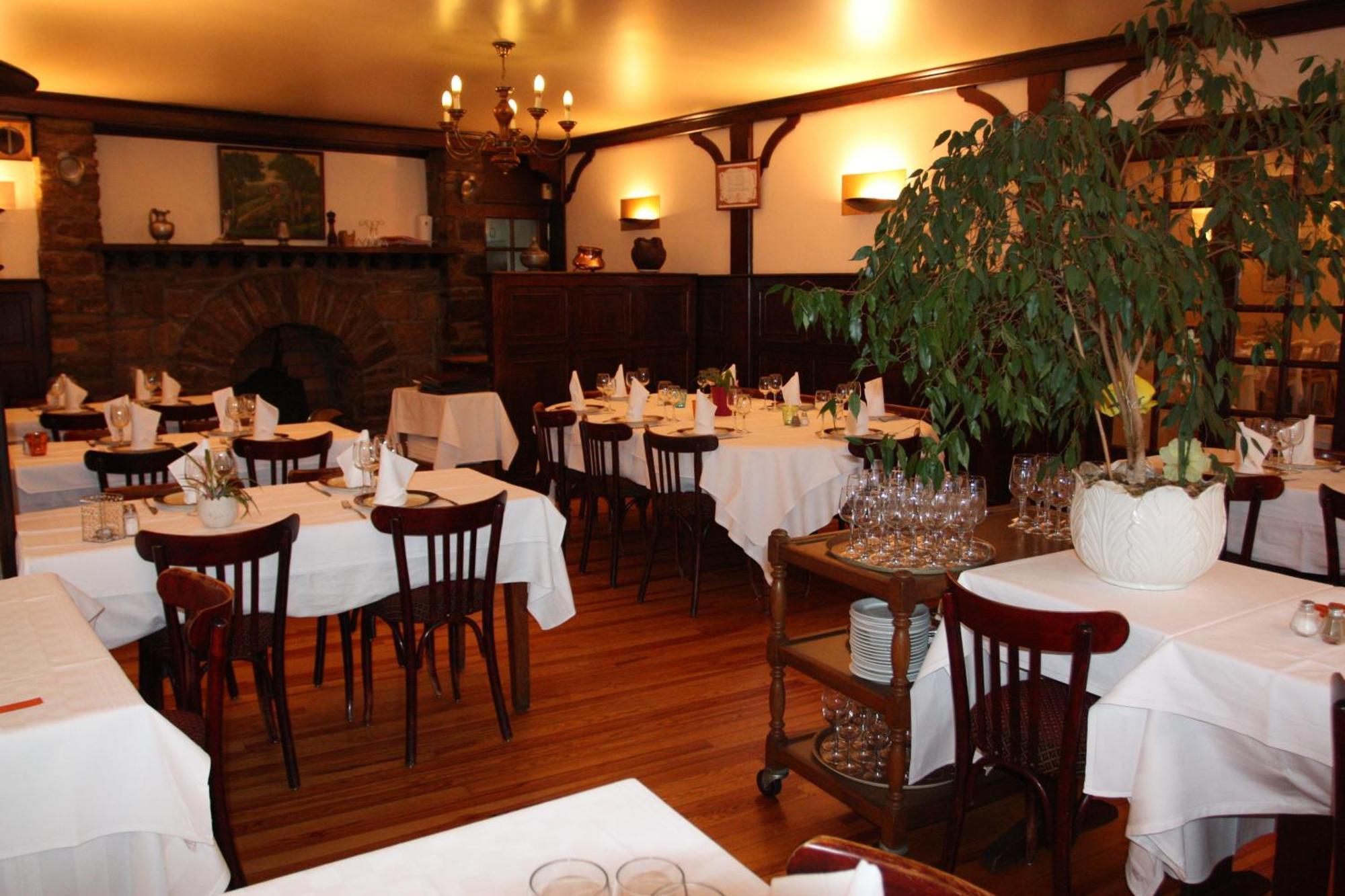 פונט-דה-סאלארס Logis Hotel Restaurant Des Voyageurs חדר תמונה