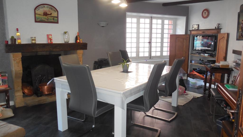 פונט-דה-סאלארס Logis Hotel Restaurant Des Voyageurs מראה חיצוני תמונה