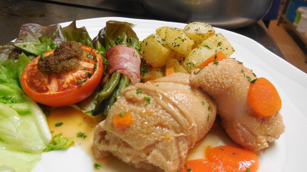 פונט-דה-סאלארס Logis Hotel Restaurant Des Voyageurs מראה חיצוני תמונה