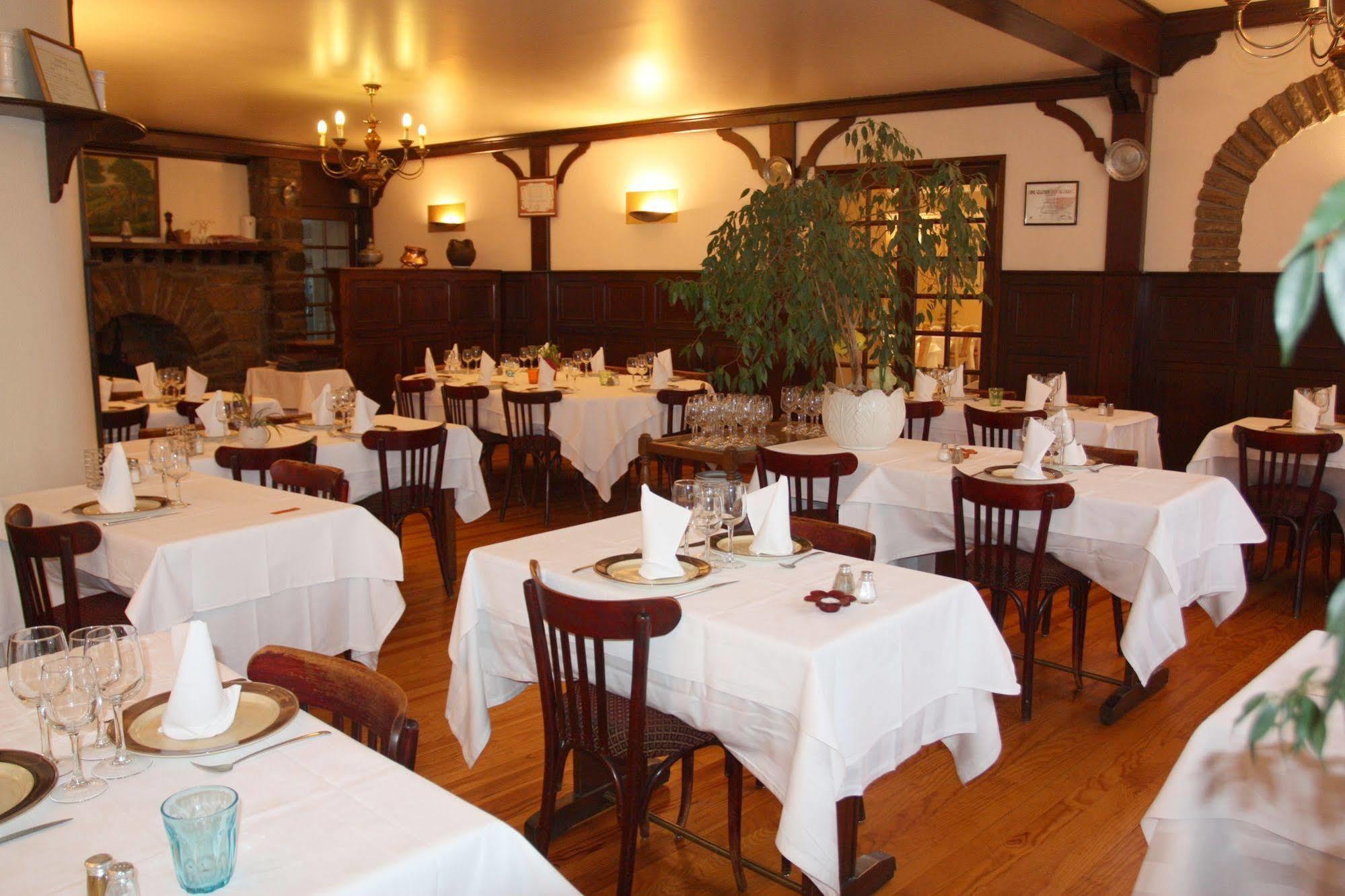 פונט-דה-סאלארס Logis Hotel Restaurant Des Voyageurs מראה חיצוני תמונה