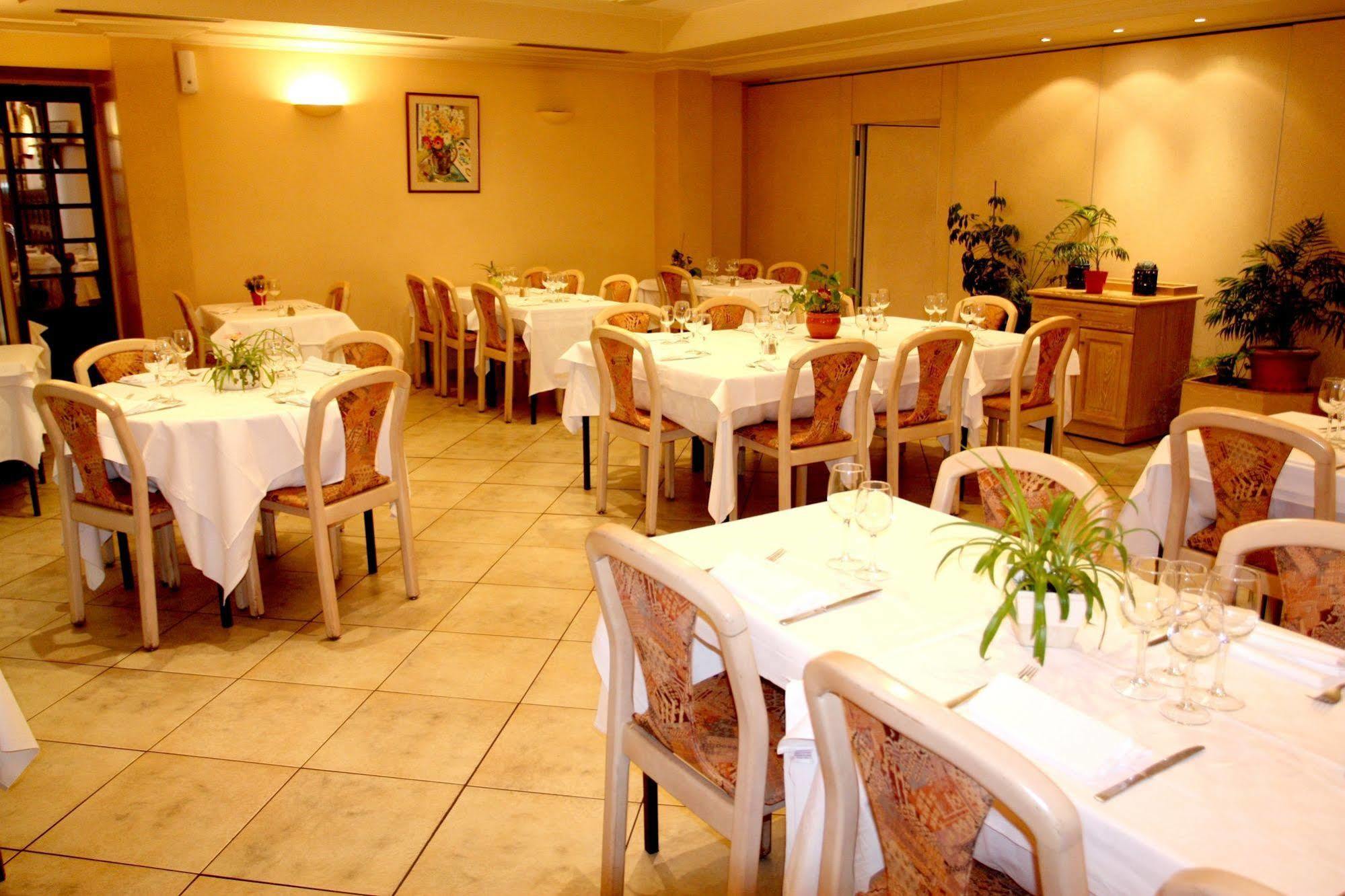 פונט-דה-סאלארס Logis Hotel Restaurant Des Voyageurs מראה חיצוני תמונה