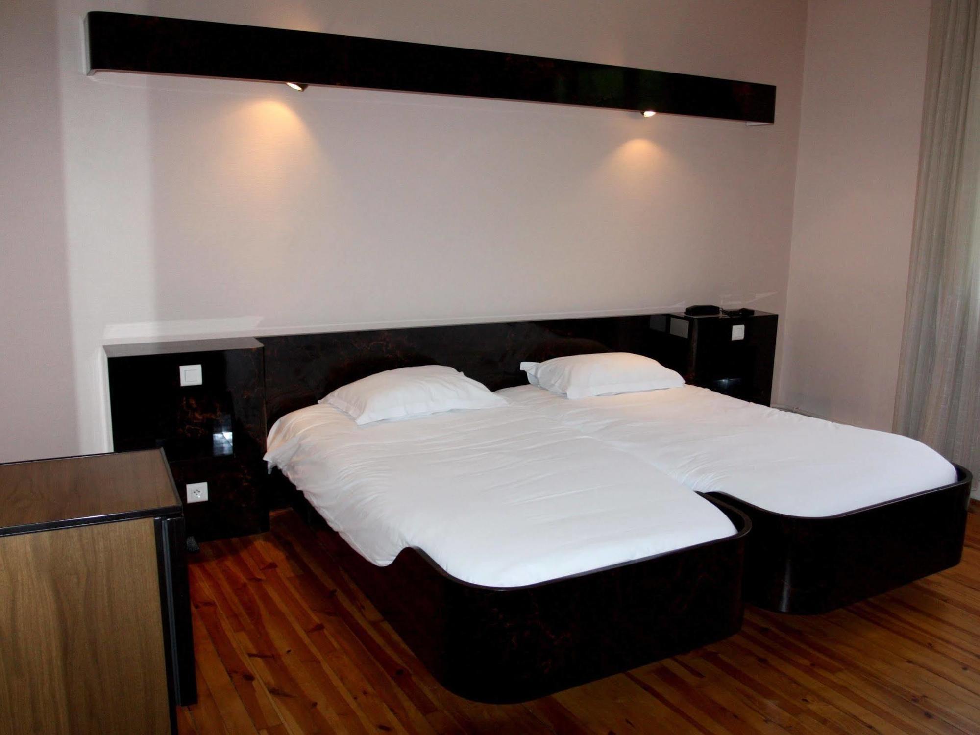 פונט-דה-סאלארס Logis Hotel Restaurant Des Voyageurs מראה חיצוני תמונה