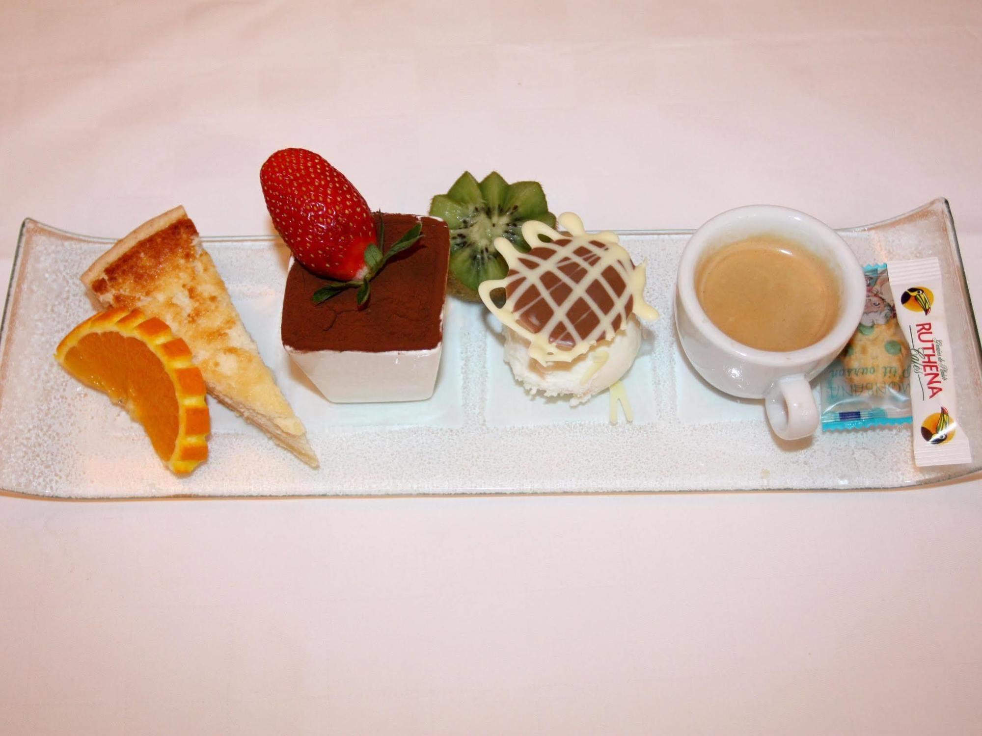 פונט-דה-סאלארס Logis Hotel Restaurant Des Voyageurs מראה חיצוני תמונה