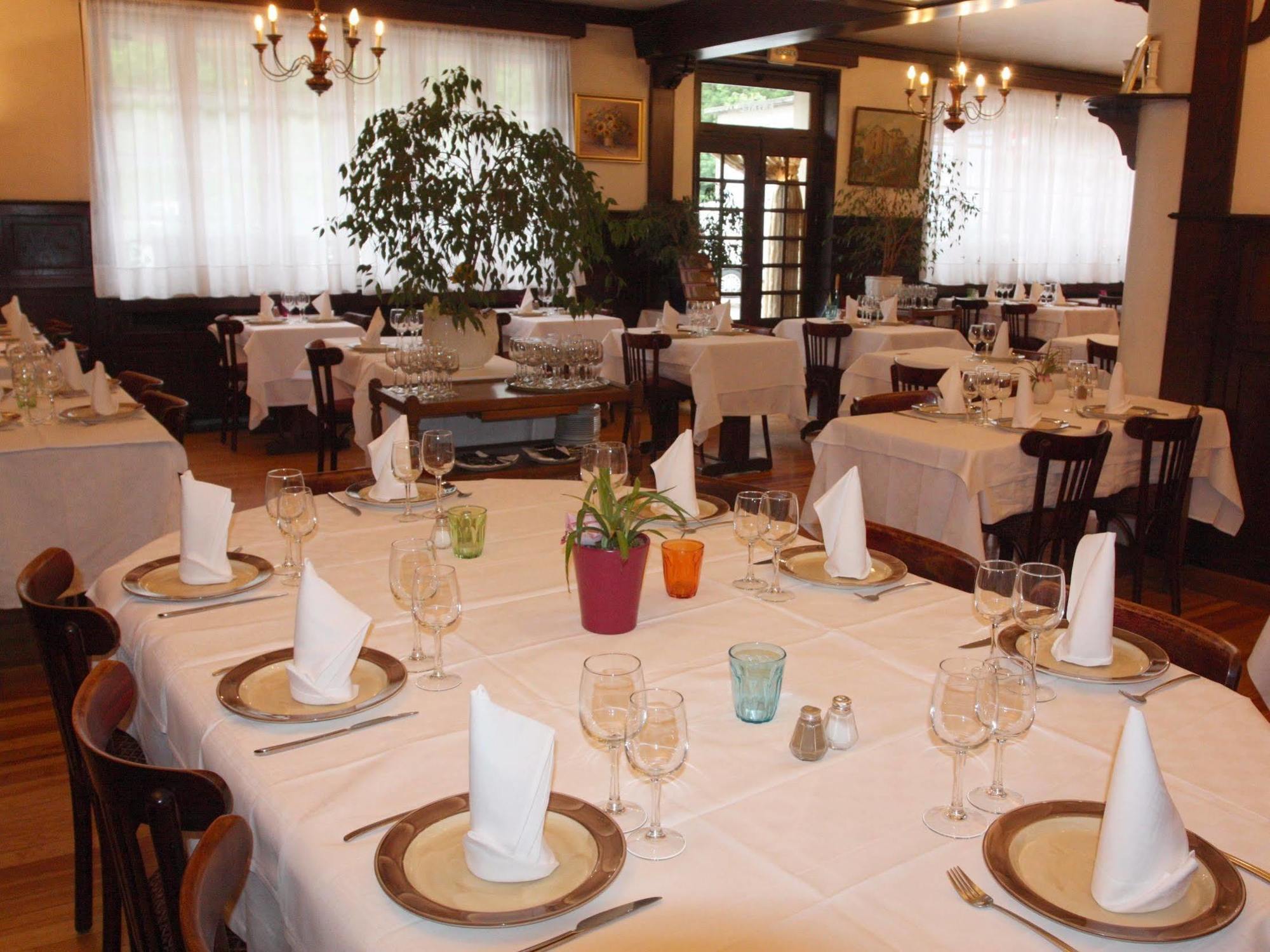 פונט-דה-סאלארס Logis Hotel Restaurant Des Voyageurs מראה חיצוני תמונה
