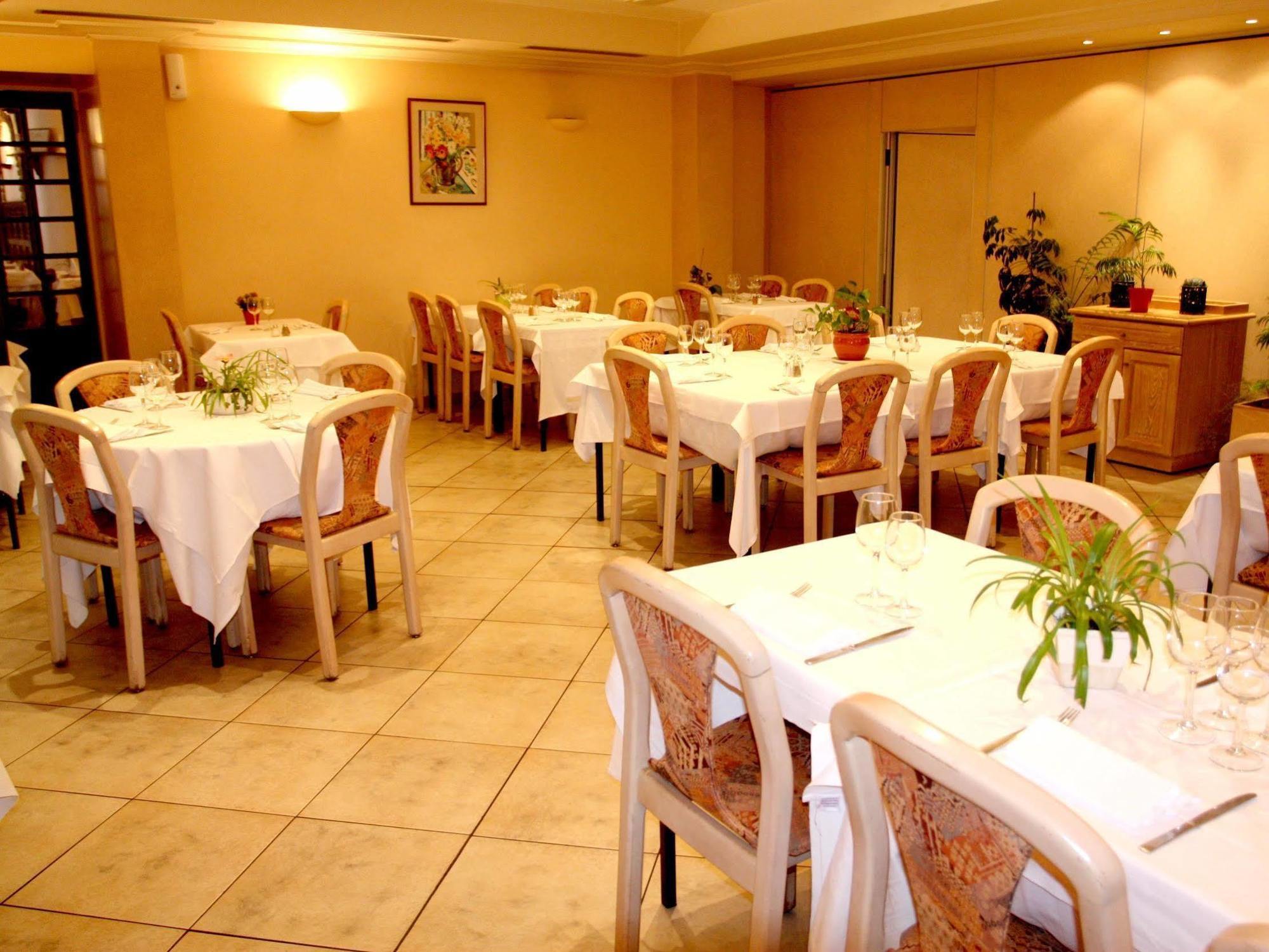 פונט-דה-סאלארס Logis Hotel Restaurant Des Voyageurs מראה חיצוני תמונה