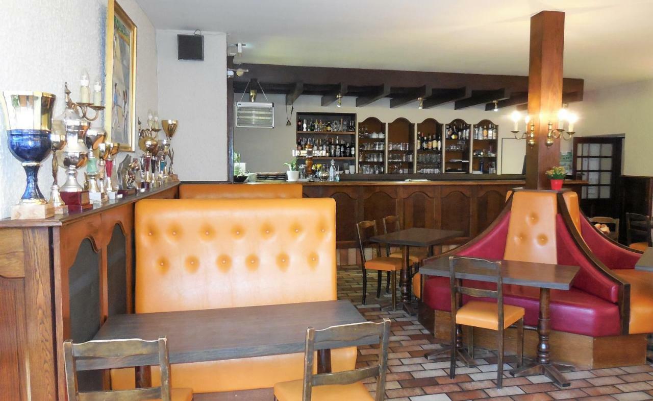 פונט-דה-סאלארס Logis Hotel Restaurant Des Voyageurs מראה חיצוני תמונה