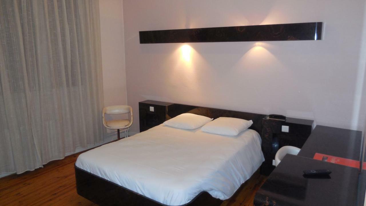 פונט-דה-סאלארס Logis Hotel Restaurant Des Voyageurs מראה חיצוני תמונה