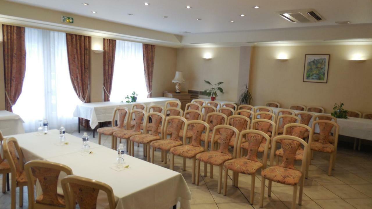 פונט-דה-סאלארס Logis Hotel Restaurant Des Voyageurs מראה חיצוני תמונה